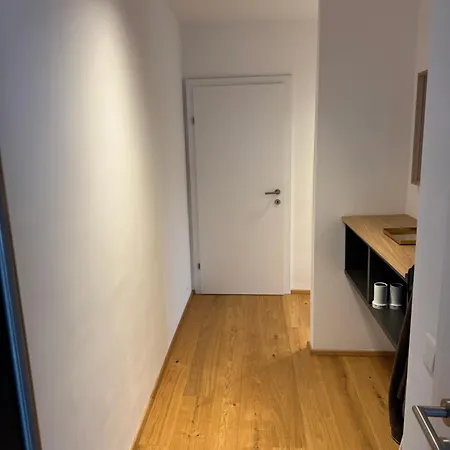 Mit Grosser Terrasse In 3 Apartament